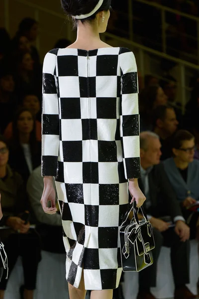 Look 11